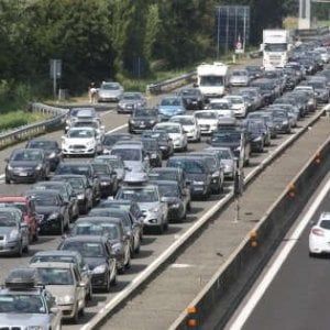 Traffico, giornate da bollino nero. Weekend di pioggia e vento da Nord a Sud