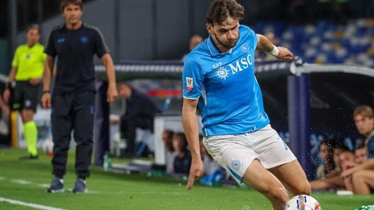 Napoli, la prima di Conte è col brivido: avanti in Coppa Italia soltanto ai rigori