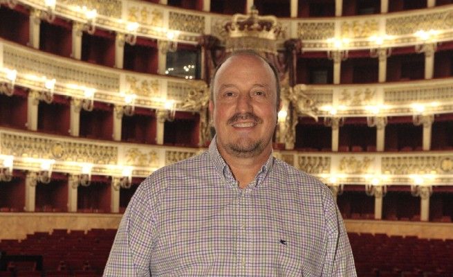 Benitez torna al San Carlo<br />con la moglie e le figlie