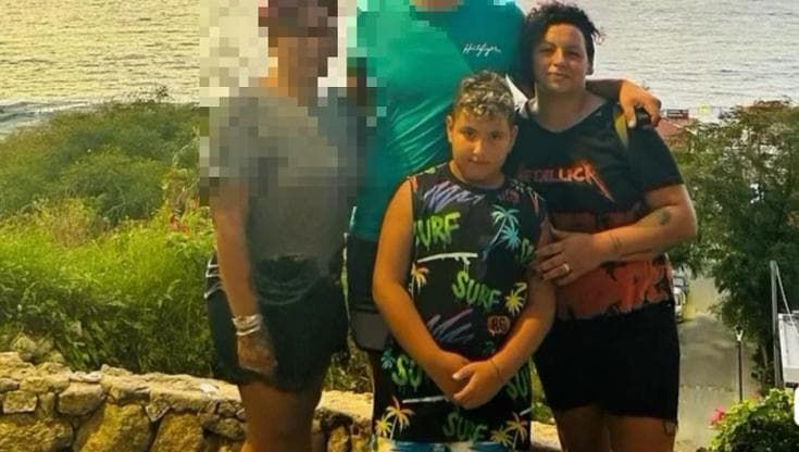 Calimera, l’ultimo post di Najoua Minniti al mare con il figlio: “Ogni tanto riuniamo la famiglia”