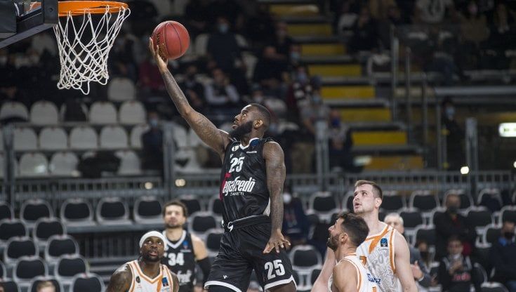 Basket: Bologna e Venezia vincono in Eurocup, Brindisi male in Champions