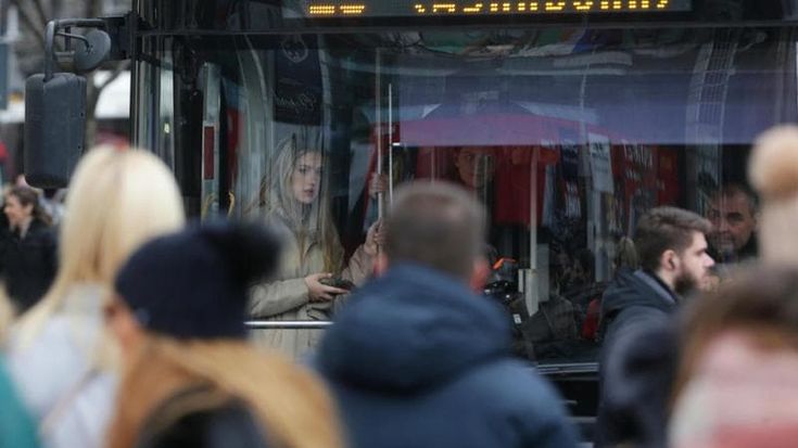 Mezzi gratis per tutti, l’esperimento anti-auto di Belgrado. Gli esempi nel mondo