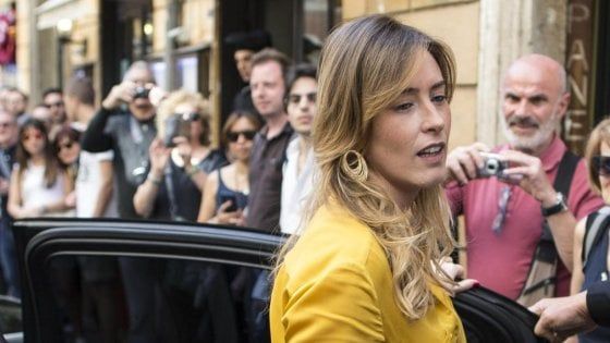 Pd, scontro sulle riforme. Boschi alla sinistra: "Chi vota no fa come CasaPound"