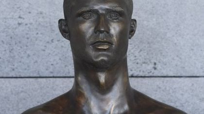 Ronaldo: dopo la tripletta, ecco una nuova statua all'aeroporto di Madeira