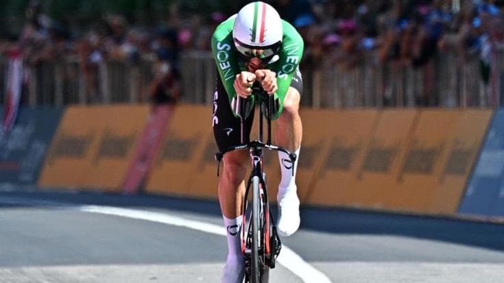 Giro d’Italia, Ganna torna padrone del tempo: “Al pubblico dico: basta cellulari, guardateci in faccia”