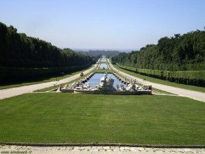 Persino uno spacciatore davanti alla Reggia di Caserta
