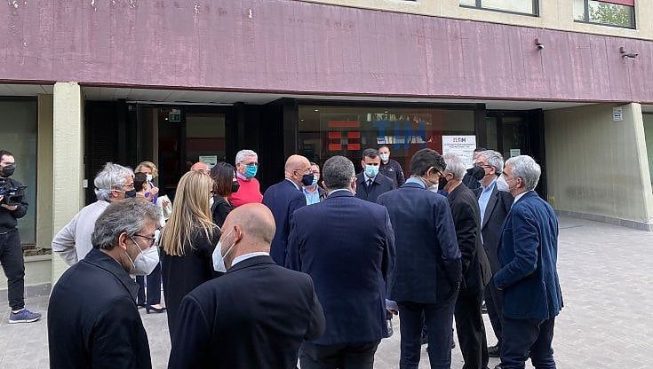 Palagiustizia Bari, sopralluogo nella seconda torre Telecom: "Qui i primi uffici entro fine anno"