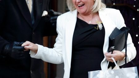 ragazza cerca amore online