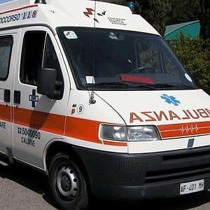 Muore per una caduta mentre fa motocross nei boschi