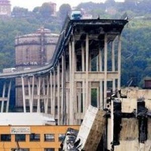 Crollo ponte Morandi, i tifosi del Genoa in silenzio per 43 minuti contro l'Empoli 
