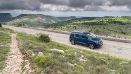 FOTO - Peugeot Rifter in azione