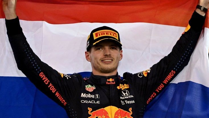 Verstappen campione del mondo, Hamilton perde il titolo all'ultimo giro. Respinti i reclami della Mercedes, che farà appello
