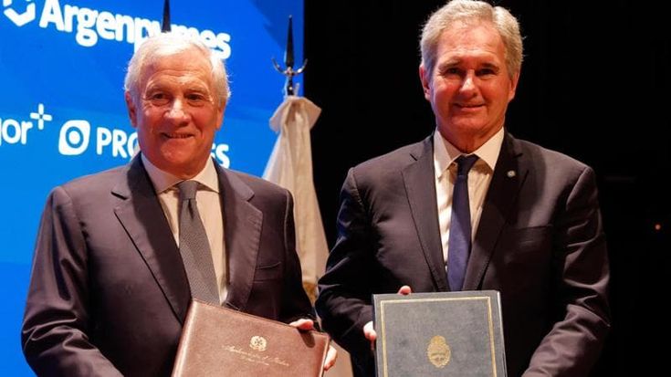 Extraprofitti, Tajani contro Salvini: “No alla tassazione, sì a un accordo con banche e imprese”