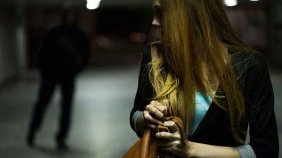 Parma, stalking a ragazzina 17enne: "Se tua figlia non sarà mia, la sfregio"