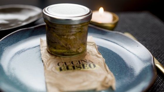 A cena nel foyer, sperando che anche la cucina sia uno spettacolo