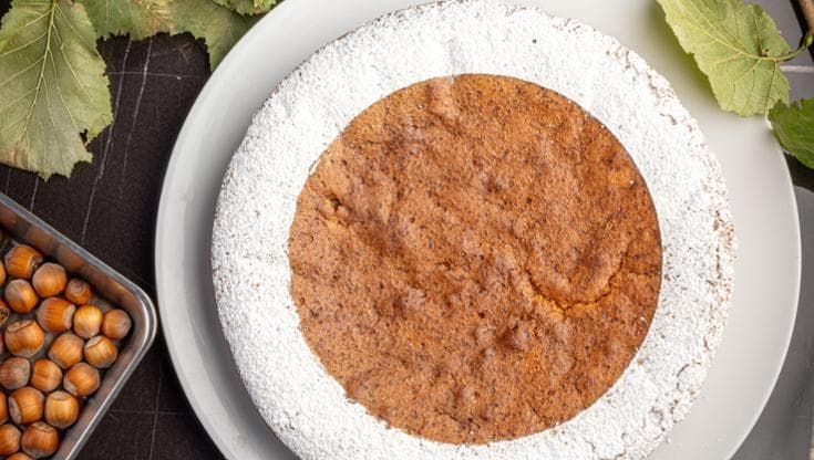 La ricetta perfetta della torta di nocciole piemontese