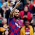 Premi non pagati, Vidal denuncia il Barcellona. La replica del club: 
