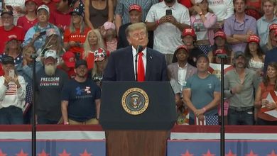 Florida, Trump accusa e deride i democratici: "Abdul El-Sayed è un jihadista" e "James Talarico è strambo e vegano"