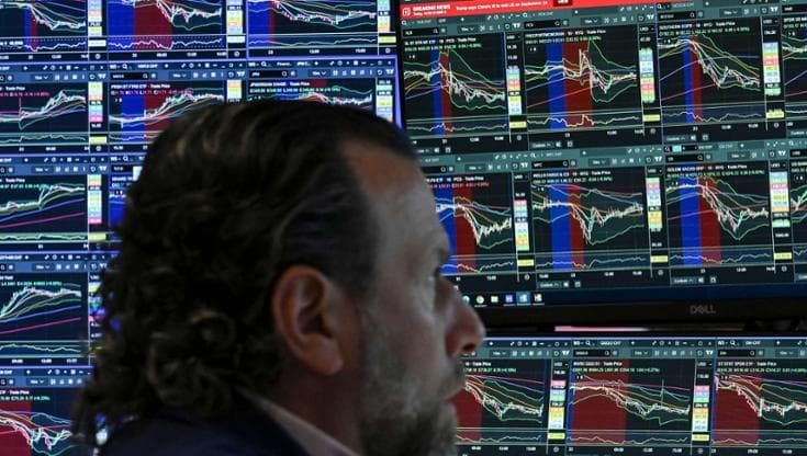 Hormuz, brindisi di petrolio per i grandi trader del greggio. E festeggiano anche i conti svizzeri
