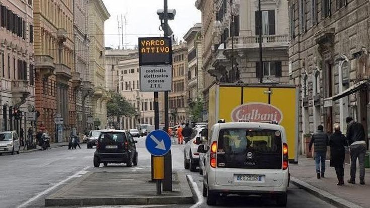 Ztl, stretta sui furgoni in centro: “Per i mezzi più grandi, tariffe in base alle dimensioni”