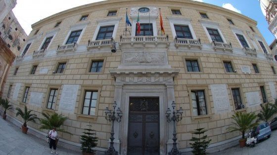 Palermo: salta il consiglio comunale, lite sulle commissioni fra Pd e Ap