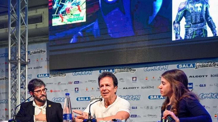 Comicon, la superstar del fumetto John Romita jr. incanta il pubblico napoletano: folla e applausi per l’illustratore di Spider-Man