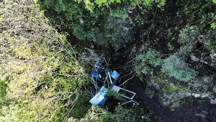 Faito, recuperata la “testa fusa” della funivia: si indaga sulle cause del disastro di Castellammare
