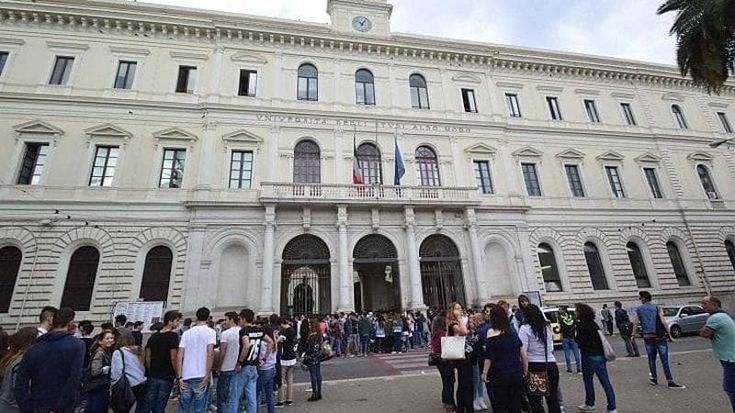 Omogenitorialità, all’Università di Bari un convegno con psicologi e giuristi ma i pro vita e FdI polemizzano: “Negati i diritti dei bambini”