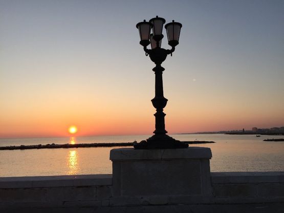Bari, l'alba è uno spettacolo per l'equinozio di primavera