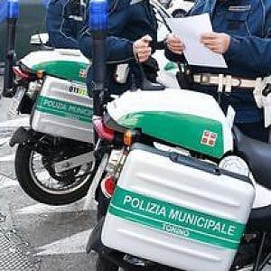 Cinque domeniche di sciopero per i vigili urbani: "Ci avete trasformati in gabellieri"