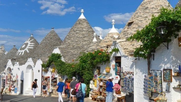 Dolce & Gabbana ad Alberobello, l'Alta Moda donna sfila in mezzo ai trulli: "Sarà un evento colossale"