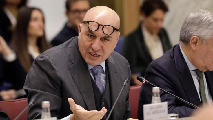 Governo diviso sul decreto armi, si tratta