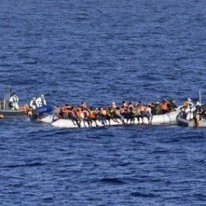 L'Unione Europea pronta a "rimborsare" 6mila euro per ogni migrante. Conte: "Solidarietà non ha prezzo"