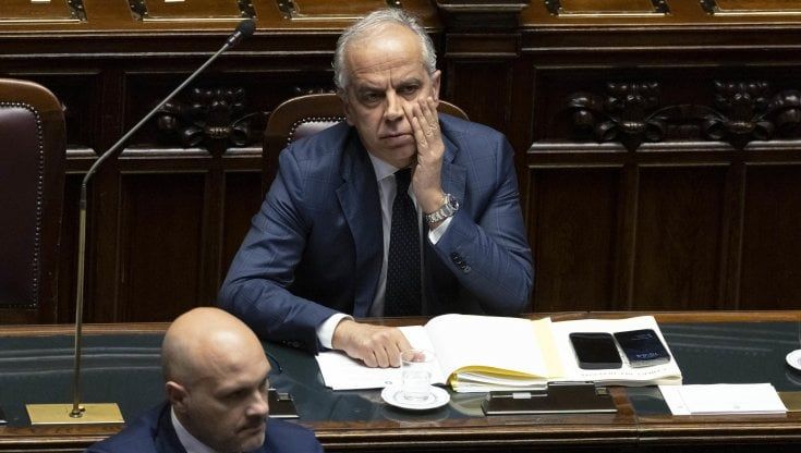 Uss, il caso si allarga a Piantedosi. Le opposizioni: "Nordio lo chiama in causa. Il Viminale spieghi perché il russo non era sorvegliato"