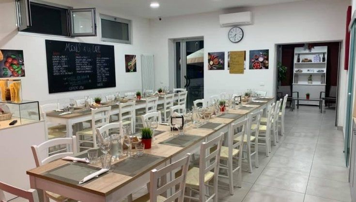 Cervia, lo sfogo del ristoratore: "Ho chiuso nel weekend pasquale: avevo i clienti, ma non i camerieri"