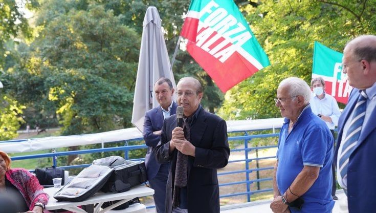 Comunali a Milano, Forza Italia alla ricerca di un capolista che freni la discesa