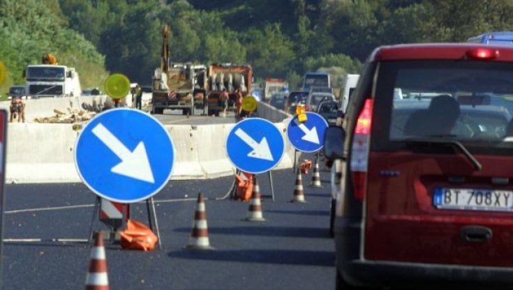 Tornano i turisti e sono subito prigionieri dei cantieri