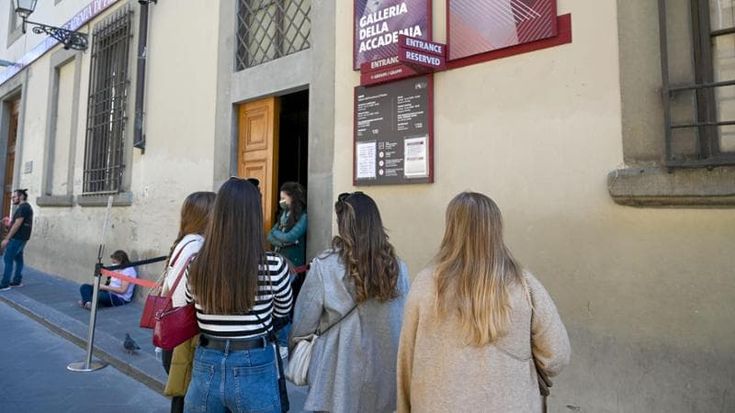 Giornata delle persone con disabilità, visite tattili e nella lingua dei segni all’Accademia