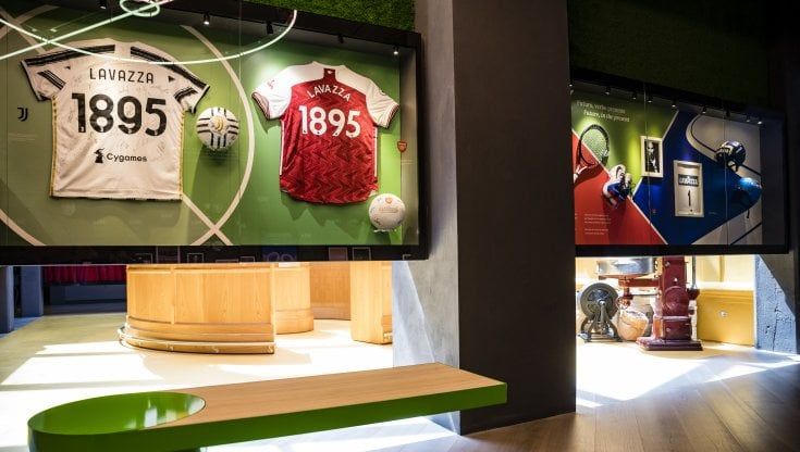 Dalla pettorina di Tomba a calcio e tennis, il Museo Lavazza riparte con la nuova Area Sport