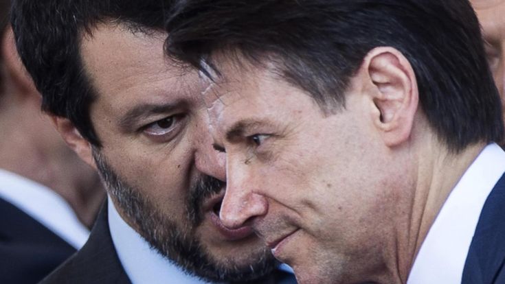 Il Paese senza normalità