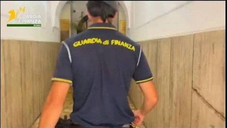Blitz della Finanza negli alberghi fantasma a Termini: 120mila euro di multe