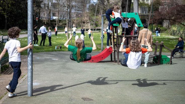 “Giocate, ma in silenzio”: se la lotta al rumore non risparmia i bambini