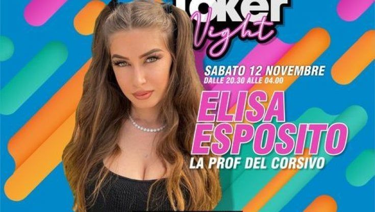 "La prof del corsivœ" Elisa Esposito ospite di un locale della Bergamasca: sui social insulti e critiche
