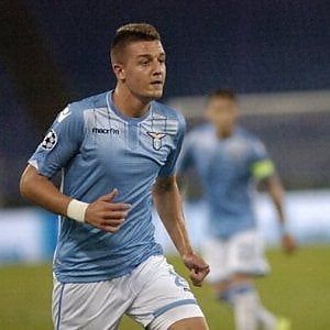 Lazio, in 4000 a Formello. Milinkovic show e punta l’Atalanta