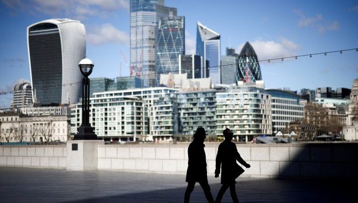 Effetto Brexit, le compagnie telefoniche inglesi reintroducono il roaming