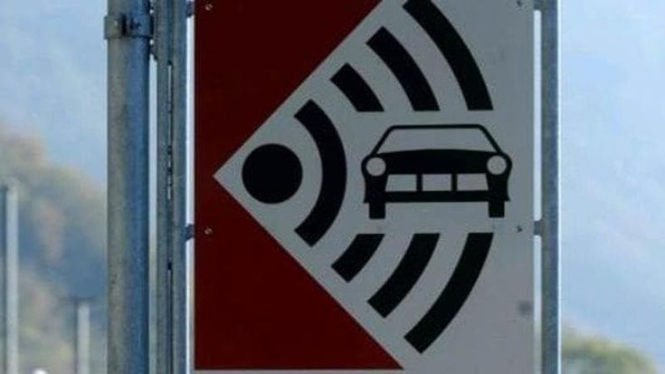 A 225 km/h sulle strade del Canton Ticino: 22enne milanese non potrà più circolare in Svizzera