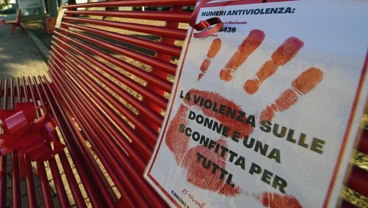 I centri anti violenza: “Non ci sono femminicidi meno gravi di altri e l’età non è una scusa”