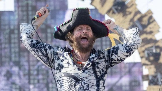 Jova Beach Party, concerto di  Vasto annullato: Procura apre fascicolo