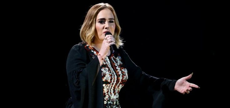 Adele presto sposa, ma il matrimonio si farà in patria