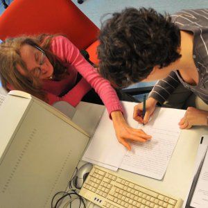 Ripetizioni per rimediare alle insufficienze a scuola: Milano è la città più cara d'Italia
